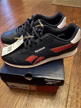 NWT Reebok Classic Navy and Red Low-Top Sneakers